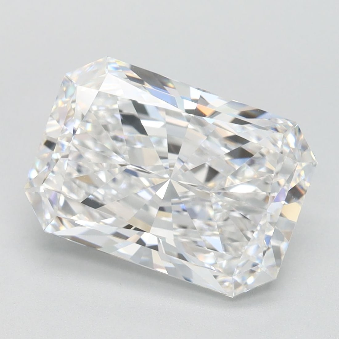 Loose Diamond - RADIANT 3.09ct D IF: Loose Diamond - RADIANT 3.09ct D IF Source: This is a real non-mined Diamond that has been grown in a lab Shape: RADIANT Carats: 3.09 Color: D Clarity: IF Certification: IGI Video: Video Link