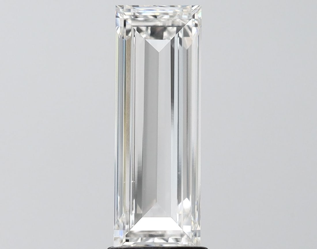 Loose Diamond - BAGUETTE 2.51ct F VVS2: Loose Diamond - BAGUETTE 2.51ct F VVS2 Source: This is a real non-mined Diamond that has been grown in a lab Shape: BAGUETTE Carats: 2.51 Color: F Clarity: VVS2 Certification: IGI Video: