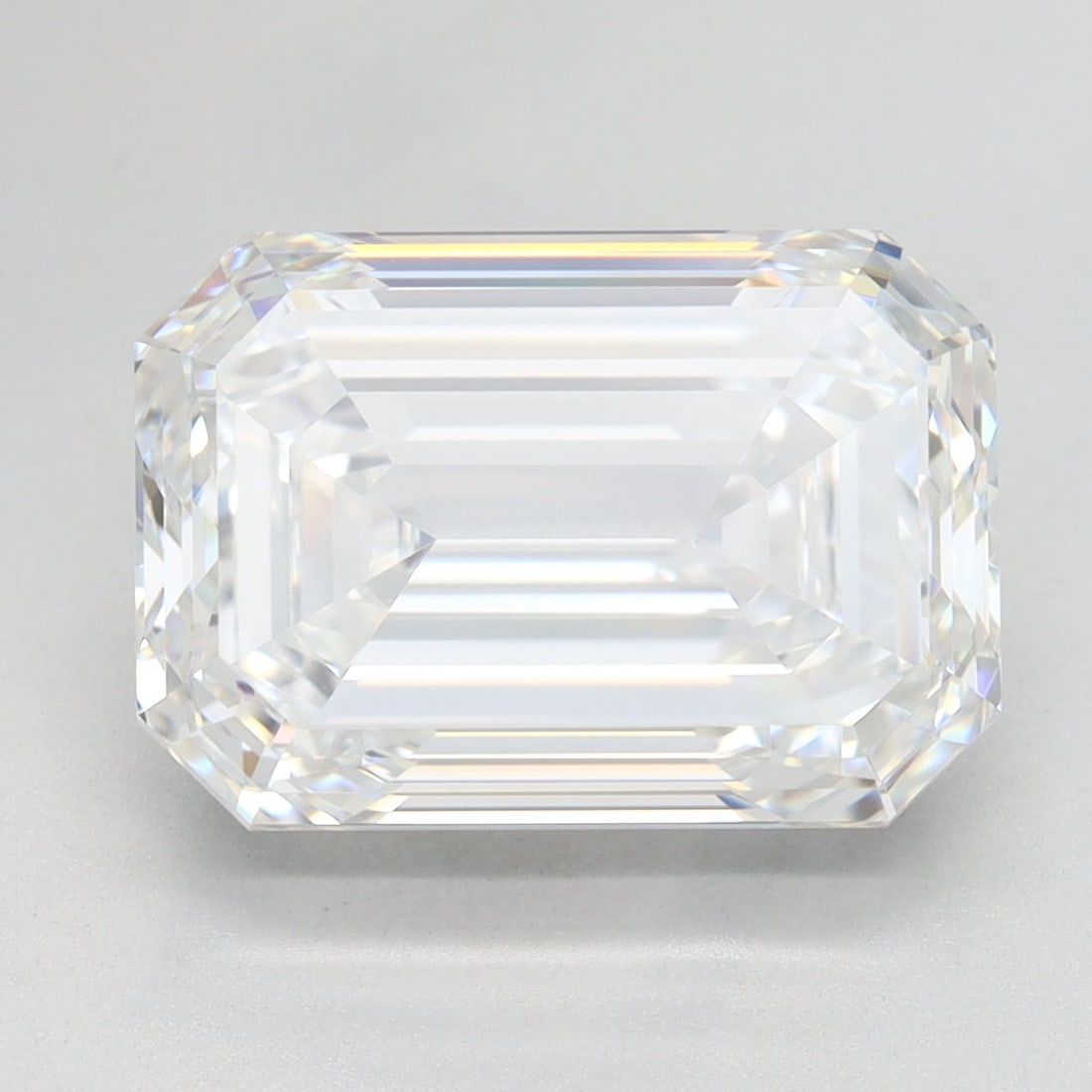 Loose Diamond - EMERALD 5.0ct D VVS1: Loose Diamond - EMERALD 5.0ct D VVS1 Source: This is a real non-mined Diamond that has been grown in a lab Shape: EMERALD Carats: 5.0 Color: D Clarity: VVS1 Certification: IGI Video: