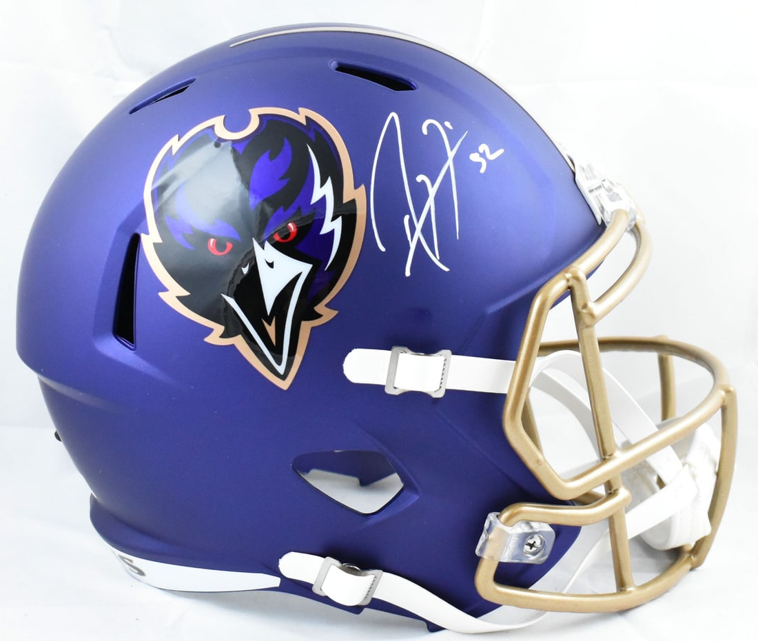 Ray Lewis Signed Baltimore Ravens Full Size Alternate 24 Speed Helmet Beckett Holo: Ray Lewis Signed Baltimore Ravens Full Size Alternate 24 Speed Helmet Beckett Holo This is a pre-owned Baltimore Ravens full-size alternate 24 Speed helmet autographed by Ray Lewis. The helmet is an o