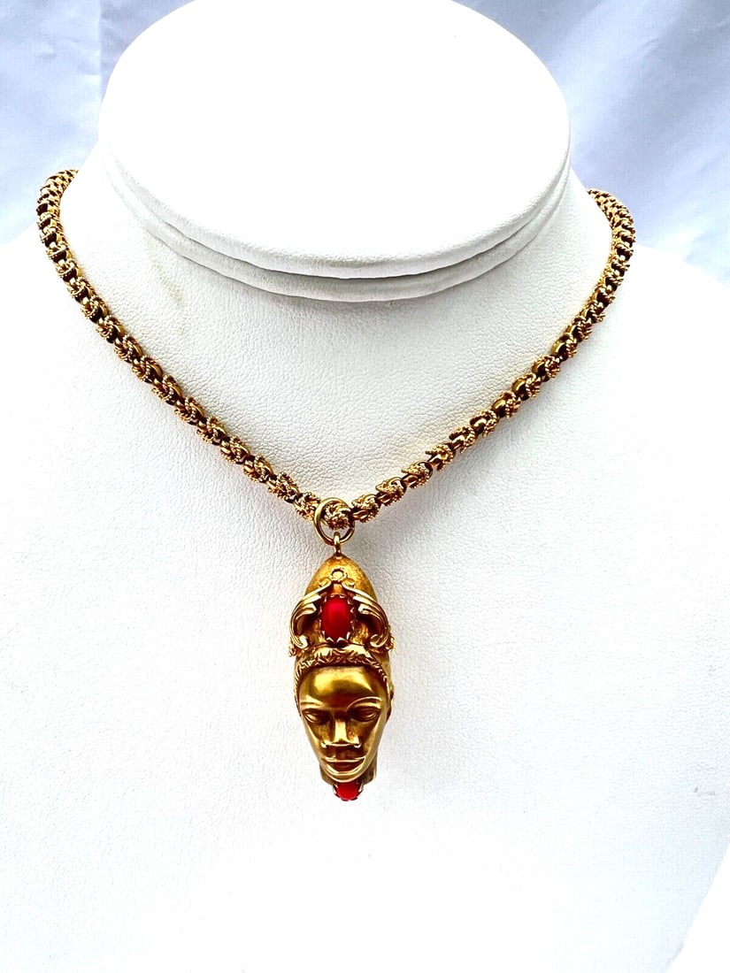 Italian 18K Gold Coral Pendant Necklace 23.25 Inch Chain (1 of 11)