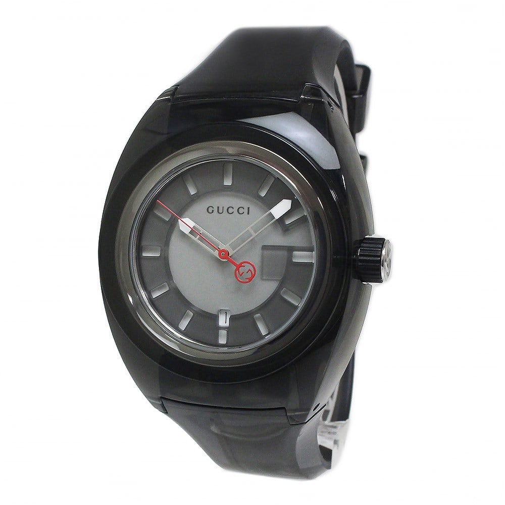 Gucci Sync XXL quartz men s wristwatch black gray rubber strap 137.1: Gucci Sync XXL quartz men s wristwatch black gray rubber strap 137.1 This Gucci Sync XXL wristwatch features a stainless steel and rubber construction with a black case, gray dial, and black strap. Th