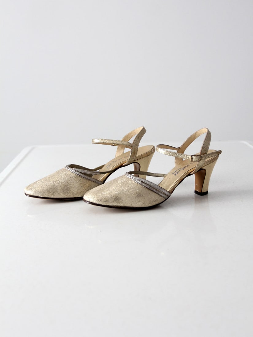 Vintage 1950s Jacques Levine Gold Slipper Heels 7.5 (1 of 7)
