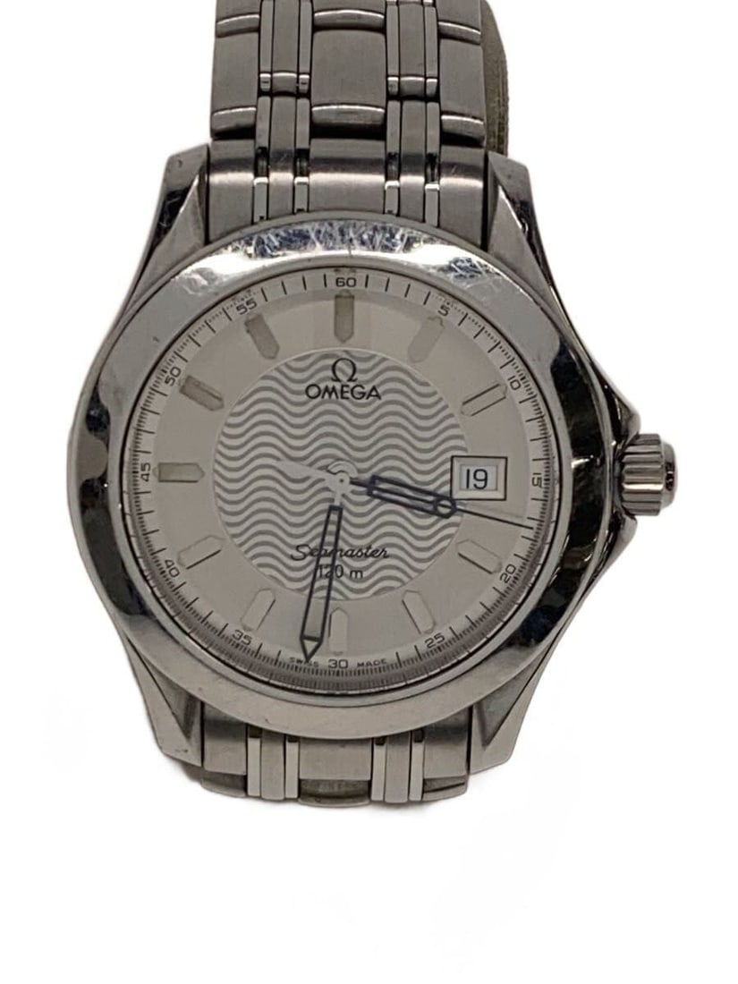 OMEGA Seamaster 120M stainless steel quartz date men's wristwatch: OMEGA Seamaster 120M stainless steel quartz date men's wristwatch This OMEGA Seamaster 120M Quartz Date wristwatch is crafted from stainless steel and features a silver-tone case and band. Designed fo