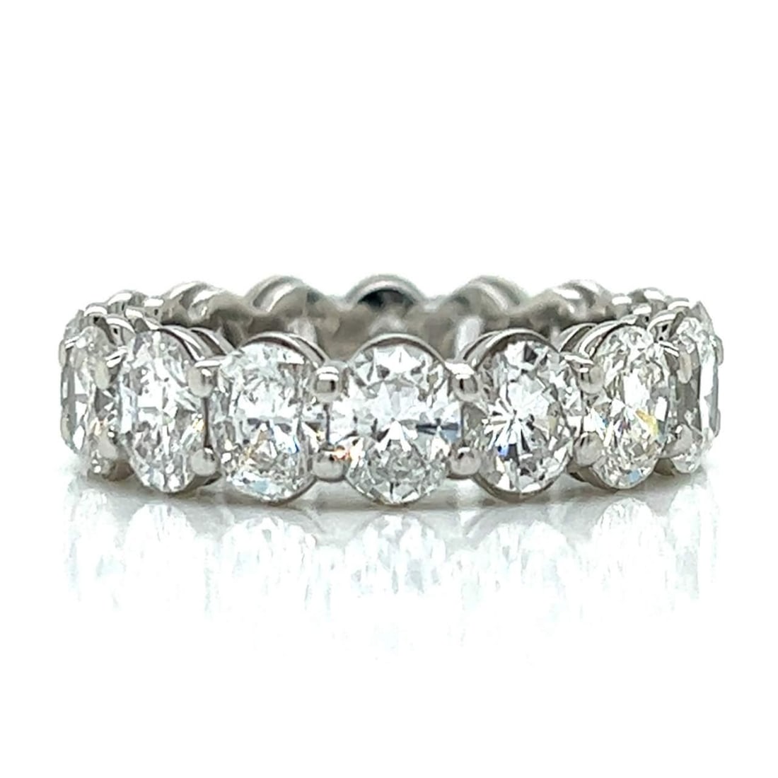Platinum 7.30 Ct Diamond Eternity Band 16 Oval Diamonds F-G VVS-VS: Platinum 7.30 Ct Diamond Eternity Band 16 Oval Diamonds F-G VVS-VS This exquisite Platinum Diamond Eternity Ring features a stunning total diamond weight of approximately 7.30 ct. It is set with 16 ov
