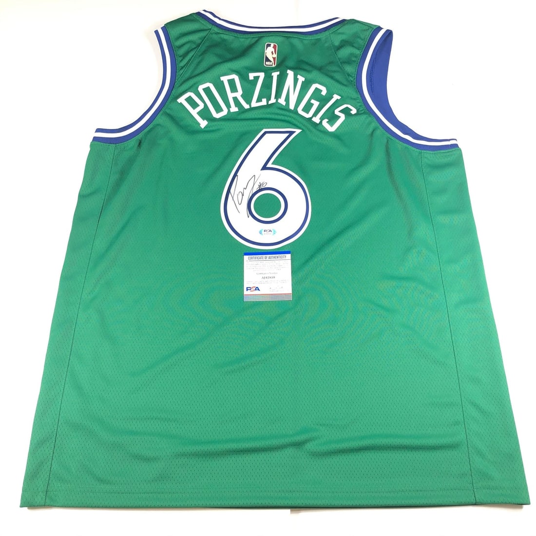 Dallas Mavericks Kristaps Porzingis autographed PSA DNA basketball jersey (1 of 2)