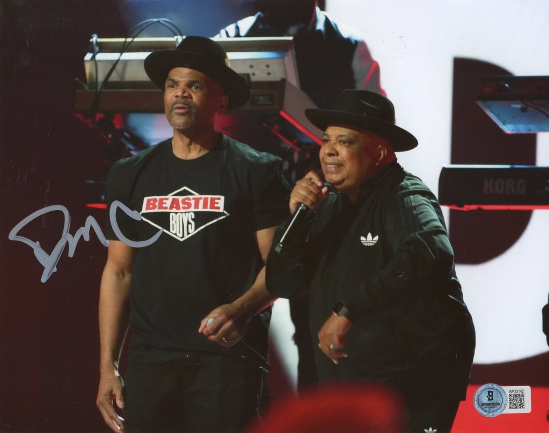 Darryl McDaniels Run DMC Signed 8x10 Photo Beckett Authenticated: Darryl McDaniels Run DMC Signed 8x10 Photo Beckett Authenticated This authentic 8x10 photograph features the signature of Darryl McDaniels from the iconic hip-hop group Run DMC. The item is certified 