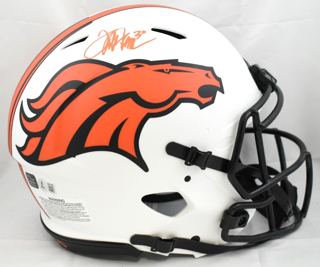Denver Broncos full size helmet signed by Terrell Davis Beckett holo: Denver Broncos full size helmet signed by Terrell Davis Beckett holo This is a pre-owned Denver Broncos full-size Lunar Authentic helmet, personally signed by Terrell Davis. The helmet is an original 