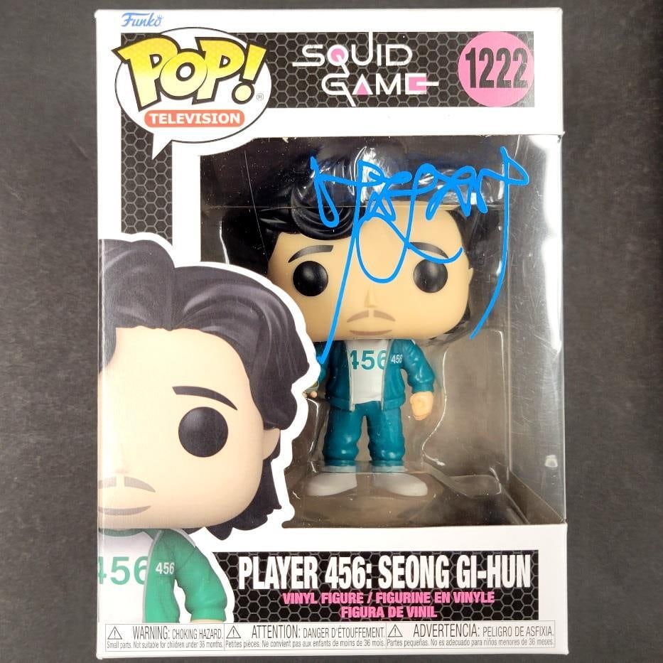 Lee Jung-Jae Autographed Squid Game Player 456 Funko Pop Beckett Authenticated: Lee Jung-Jae Autographed Squid Game Player 456 Funko Pop Beckett Authenticated This collectible Funko Pop figure features Lee Jung-Jae's autograph, known for his role as Player 456 in the hit show 'Sq