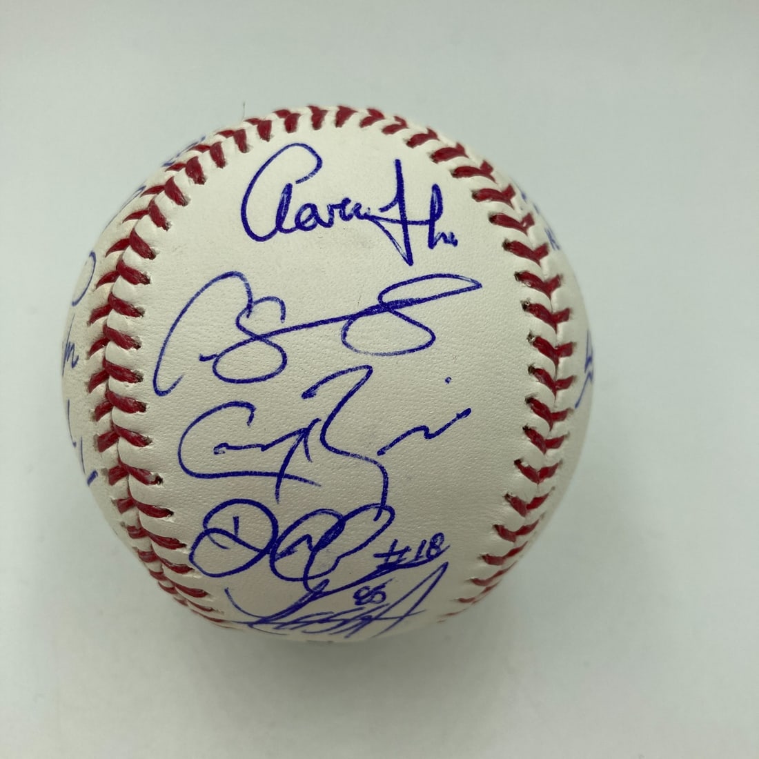 Aaron Judge 2016 Yankees Team Signed Baseball with JSA COA 21 Signatures: Aaron Judge 2016 Yankees Team Signed Baseball with JSA COA 21 Signatures This is a rare 2016 Aaron Judge rookie baseball signed by the entire New York Yankees team. It features a total of 21 signature
