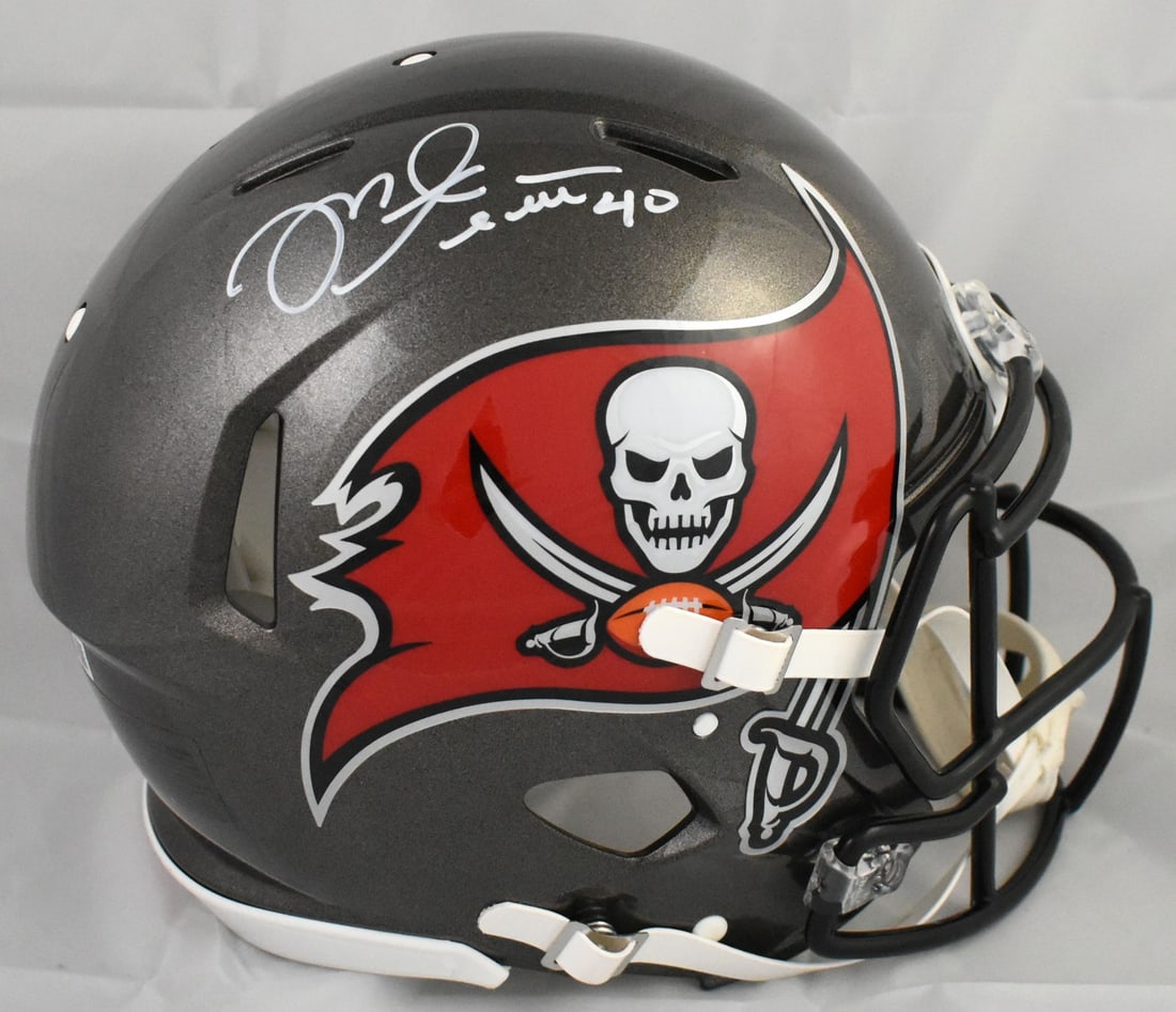 Tampa Bay Buccaneers Full Size Speed Helmet Signed by Mike Alstott Beckett Holo: Tampa Bay Buccaneers Full Size Speed Helmet Signed by Mike Alstott Beckett Holo This is a pre-owned Tampa Bay Buccaneers full-size Speed Authentic helmet autographed by Mike Alstott. The helmet is an 