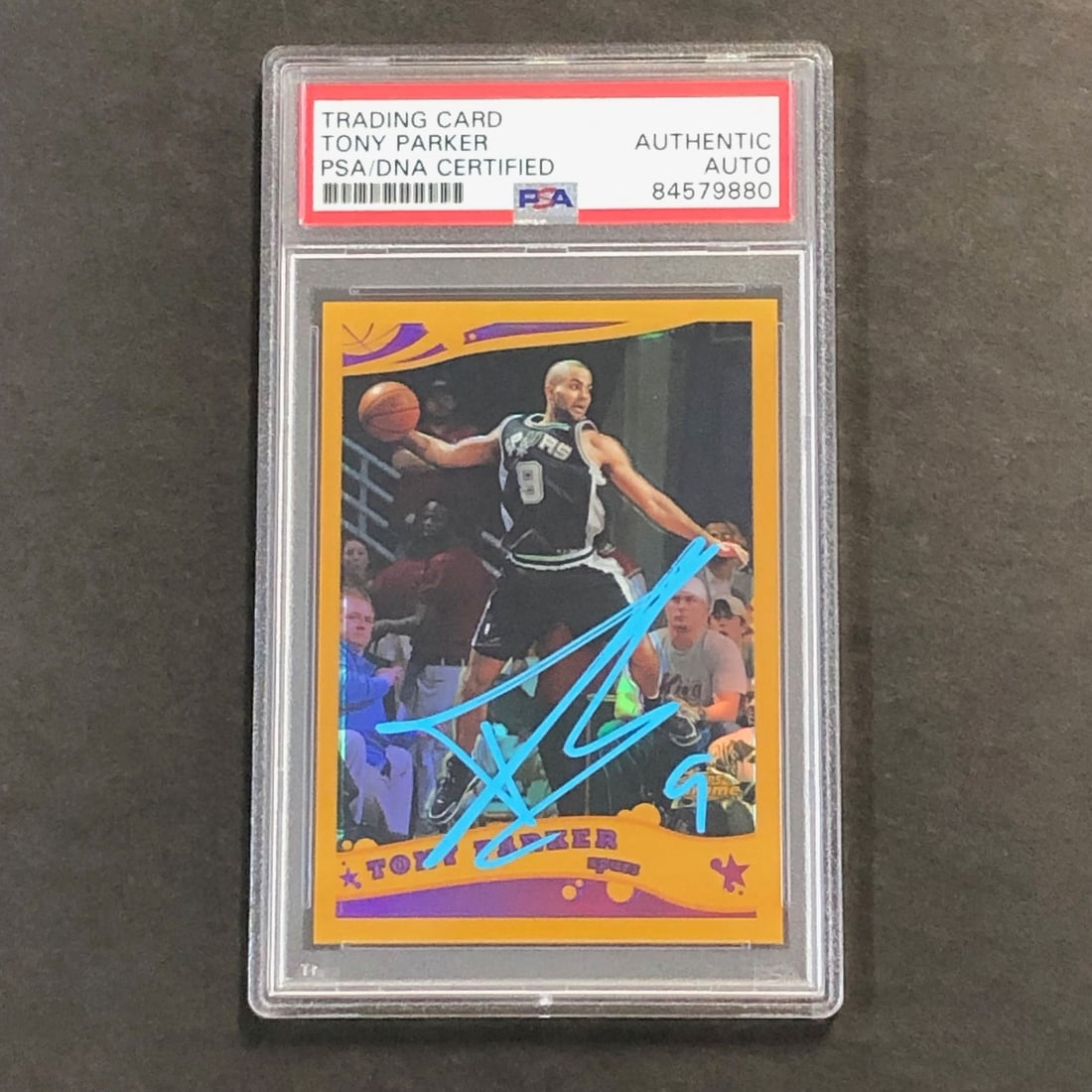 Tony Parker PSA slabbed autographed 2005-06 Topps #122 basketball card: Tony Parker PSA slabbed autographed 2005-06 Topps #122 basketball card This is a 2005-06 Topps #122 Tony Parker sports trading card, featuring his autograph. The card is an original issue from the 200