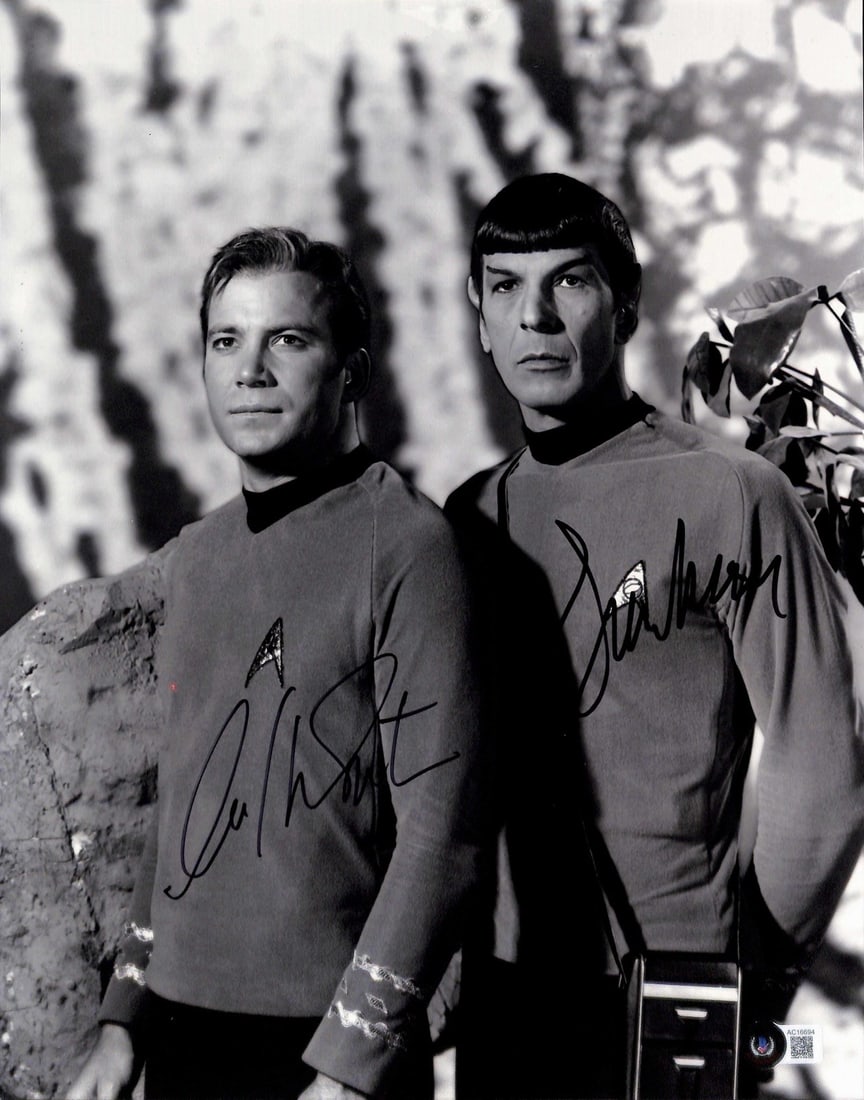 William Shatner Leonard Nimoy Signed Star Trek Photo 11x14 Beckett LOA: William Shatner Leonard Nimoy Signed Star Trek Photo 11x14 Beckett LOA This exceptional Star Trek photograph is signed by both William Shatner and Leonard Nimoy, making it a must-have collectible for 