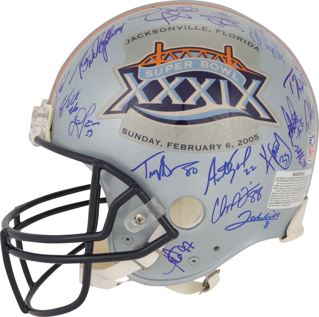 2004 New England Patriots Signed Helmet Tom Brady PSA Authenticated: 2004 New England Patriots Signed Helmet Tom Brady PSA Authenticated This 2005 Super Bowl XXXIX commemorative helmet is a remarkable piece of sports memorabilia, celebrating the New England Patriots' v
