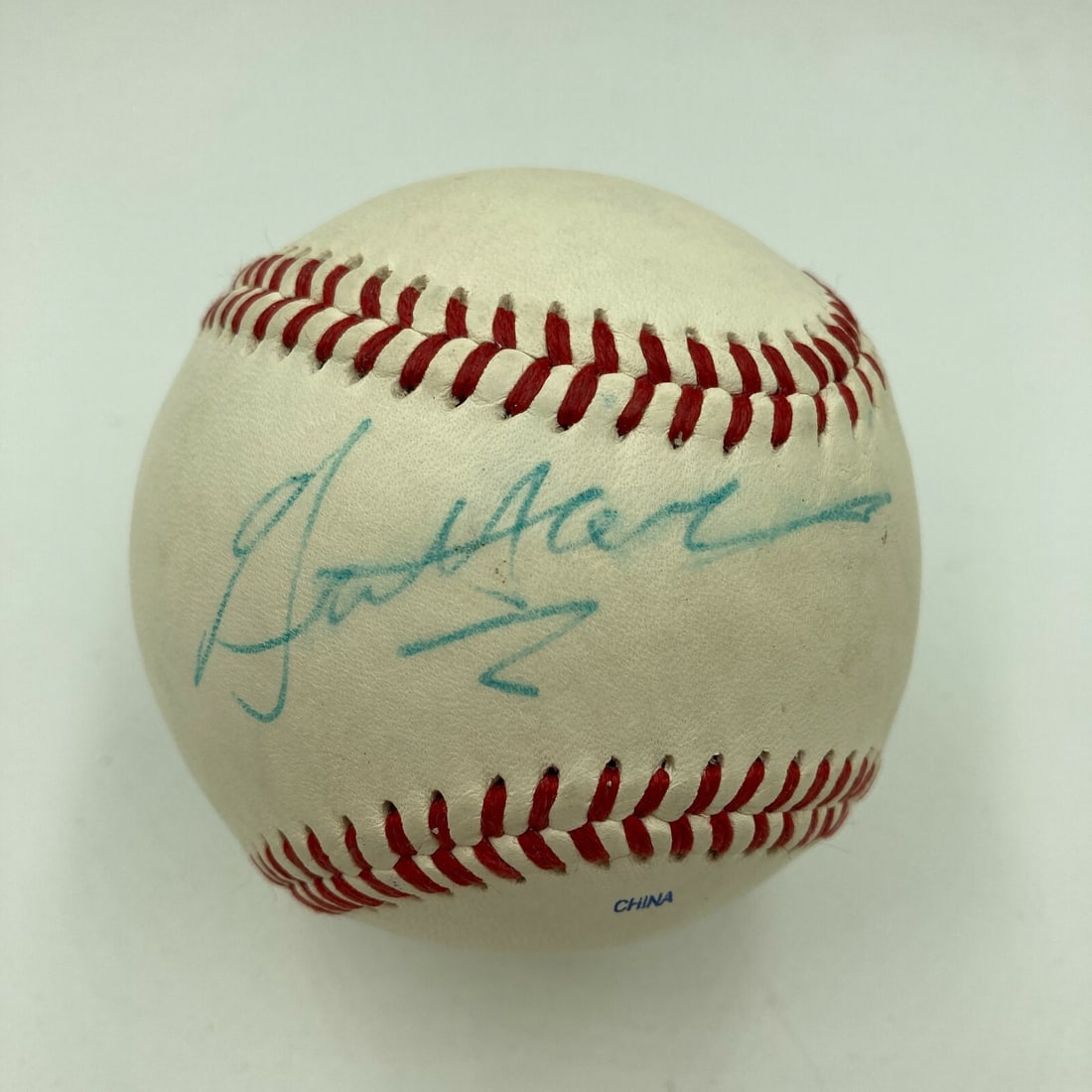Gene Hackman Autographed Official League Baseball with JSA COA RARE: Gene Hackman Autographed Official League Baseball with JSA COA RARE This official league baseball features a genuine autograph from the acclaimed actor Gene Hackman, known for his prolific career in f