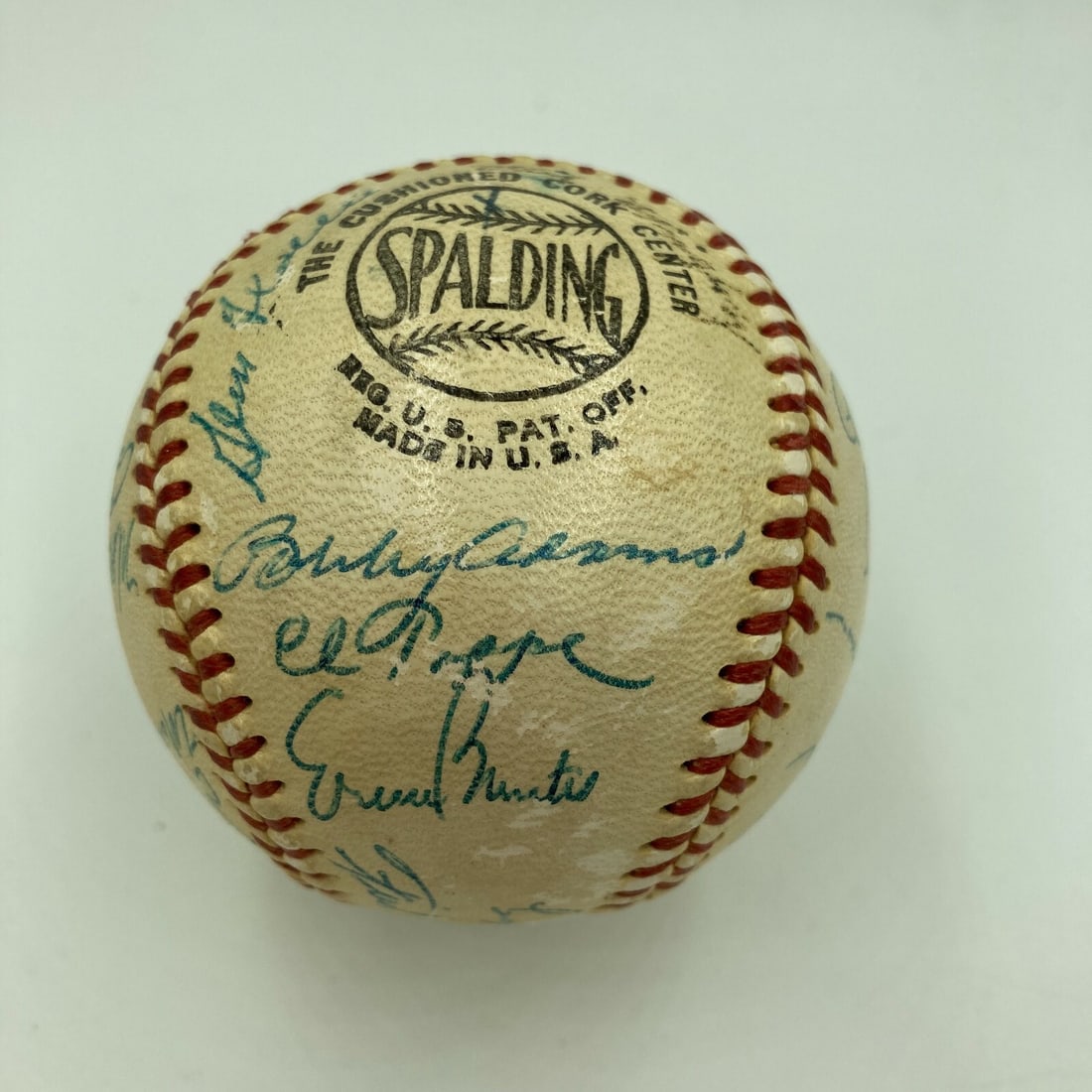 1958 Chicago Cubs Team Signed Baseball with Ernie Banks JSA COA: 1958 Chicago Cubs Team Signed Baseball with Ernie Banks JSA COA This beautiful Official National League baseball from 1958 is signed by 24 members of the Chicago Cubs, including the legendary Hall of 