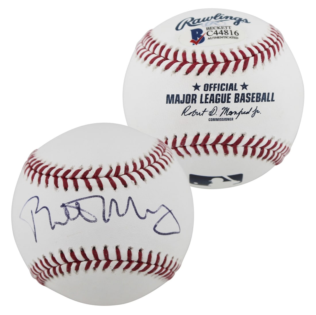 Bill Murray Signed Caddyshack Oml Baseball with Beckett COA: Bill Murray Signed Caddyshack Oml Baseball with Beckett COA This authentic Oml baseball is personally signed by the legendary Bill Murray, known for his iconic role in the classic film Caddyshack. The