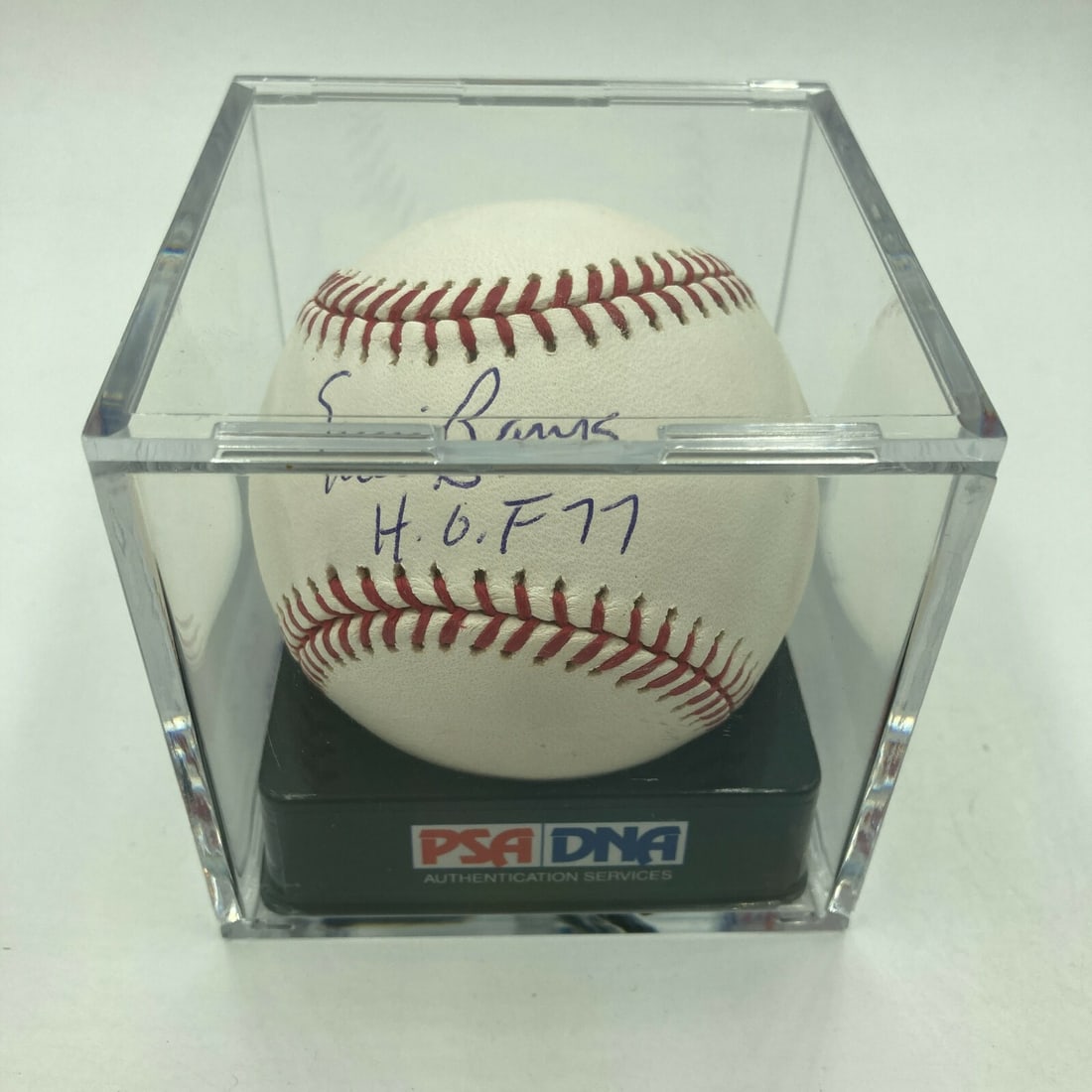 Ernie Banks Signed MLB Baseball PSA Graded 10 GEM MINT: Ernie Banks Signed MLB Baseball PSA Graded 10 GEM MINT Celebrate the legacy of the legendary Ernie Banks with this Hall of Fame 1977 Signed Major League Baseball. Authenticated by Professional Sports 