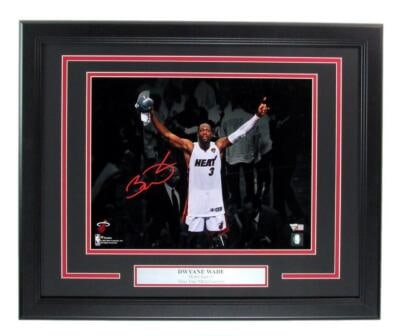 Framed 11x14 Dwyane Wade signed Miami Heat photo PSA DNA (1 of 5)