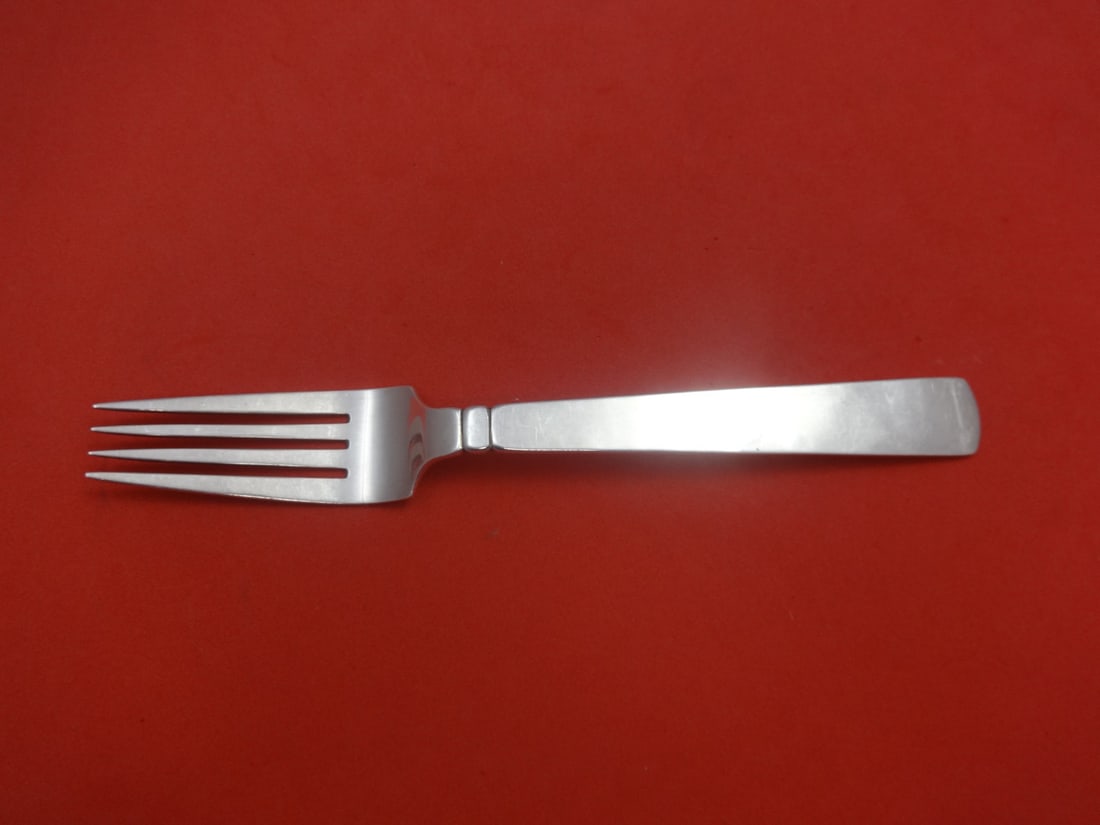 Old Newbury Crafters Scandia Sterling Silver Dinner Fork 8 5/8": Old Newbury Crafters Scandia Sterling Silver Dinner Fork 8 5/8" Elevate your dining experience with this exquisite Scandia large dinner fork from Old Newbury Crafters. Crafted from high-quality sterli