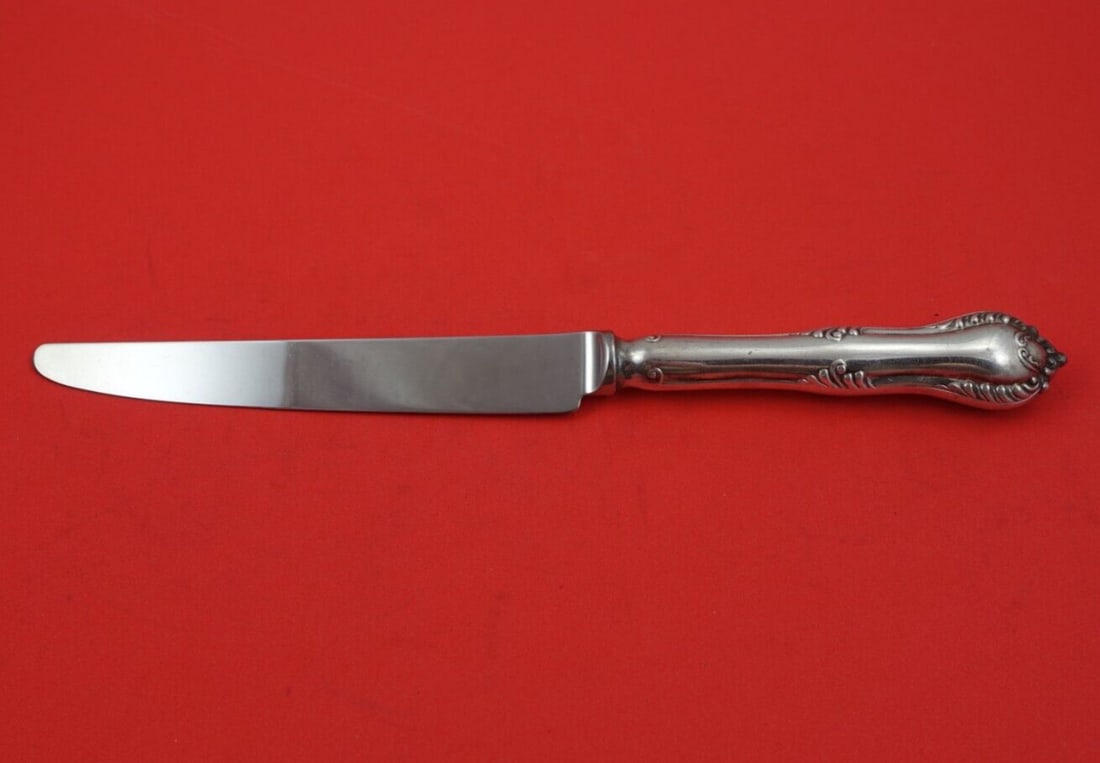 William Yeoward Hidcote Sterling Silver Dinner Knife 9 3/4 inches: William Yeoward Hidcote Sterling Silver Dinner Knife 9 3/4 inches Introducing the Hidcote Dinner Knife by William Yeoward, a beautifully crafted piece from the renowned English silverware maker. This 