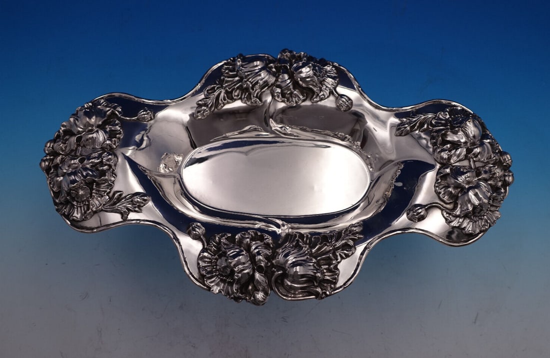 Alvin Poppy Sterling Silver Bread Tray Art Nouveau 13.5 x 8 14.4 ozt: Alvin Poppy Sterling Silver Bread Tray Art Nouveau 13.5 x 8 14.4 ozt Presenting a stunning Poppy by Alvin sterling silver bread tray, a remarkable example of Art Nouveau design. Crafted from high-qual