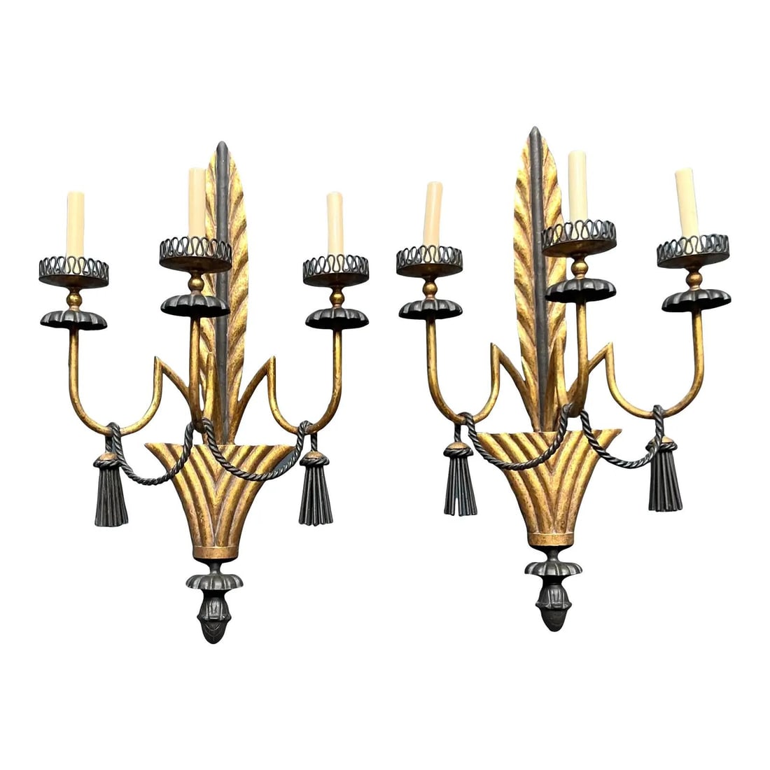 Vintage Gilt Leaf Wall Sconce Pair Hollywood Regency Style: Vintage Gilt Leaf Wall Sconce Pair Hollywood Regency Style Enhance your living space with this stunning pair of vintage Regency gilt swag sconces, designed to bring theatrical glamour to any room. Eac