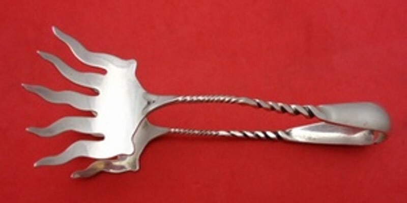 Whiting Sterling Silver Square Twist #5 Sardine Tong 5 1/4 in Serving Piece: Whiting Sterling Silver Square Twist #5 Sardine Tong 5 1/4 in Serving Piece This exquisite sardine tong features the elegant Square Twist #5 pattern by Whiting, crafted from high-quality sterling silv