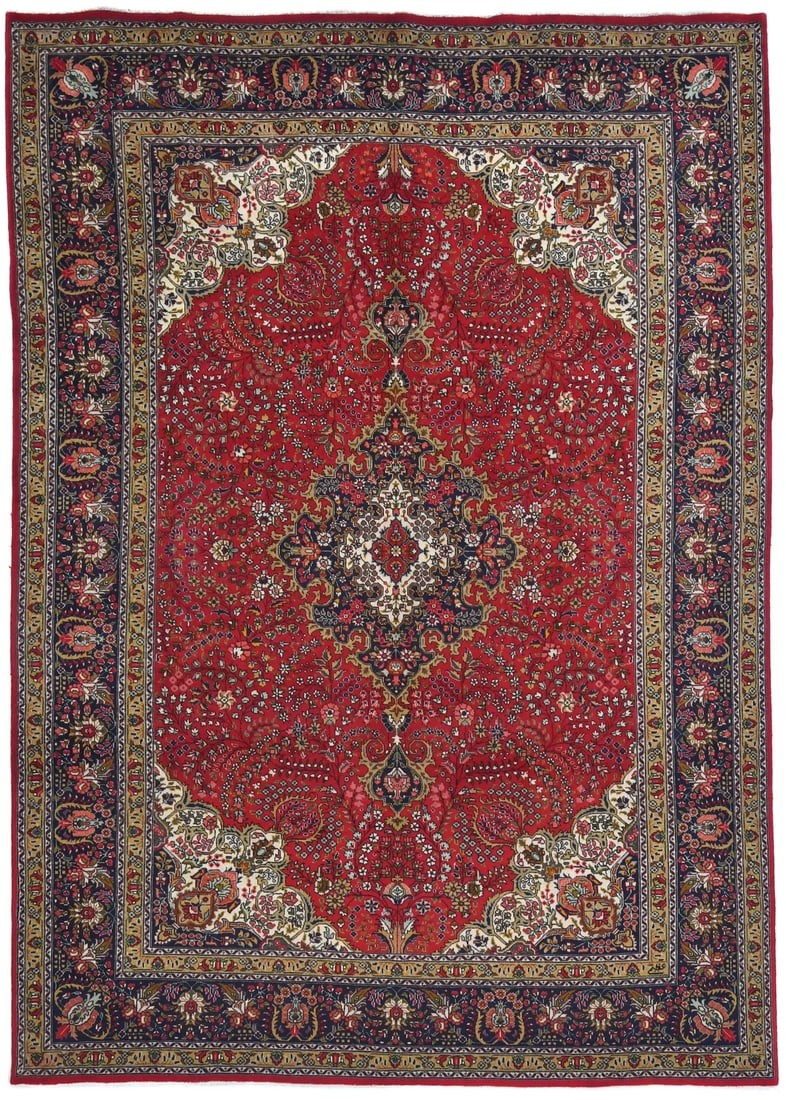 Vintage Handmade 8x11 ft Oriental Floral Carpet Rug Wool: Vintage Handmade 8x11 ft Oriental Floral Carpet Rug Wool This vintage handmade Oriental carpet rug is a stunning addition to any living room, bedroom, or dining room. Measuring 8'0" x 11'4" (approxima