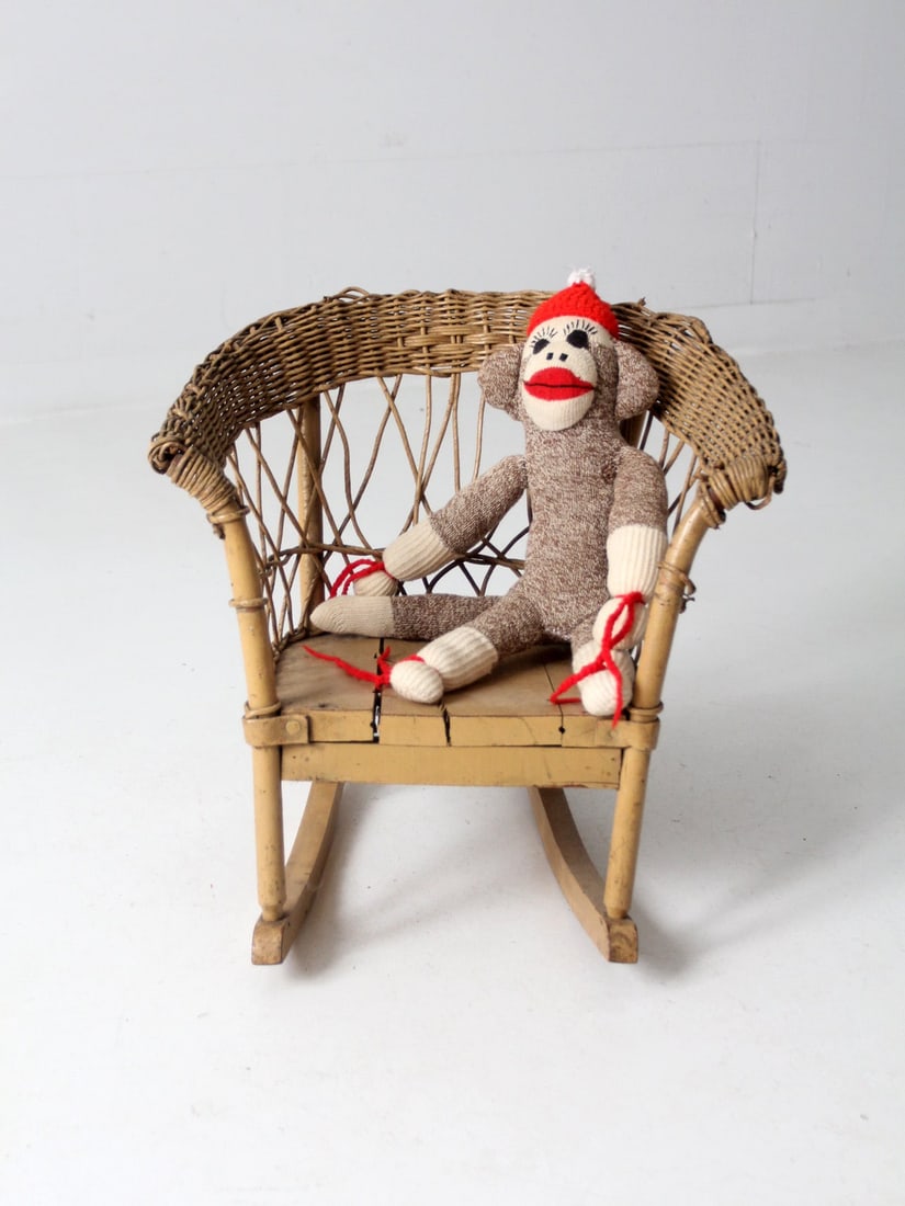 Vintage Mustard Yellow Wicker Rocking Chair for Kids: Vintage Mustard Yellow Wicker Rocking Chair for Kids Bring a nostalgic charm to your space with this antique children's wicker rocking chair. Featuring a mustard yellow finish and a hand-woven wicker 