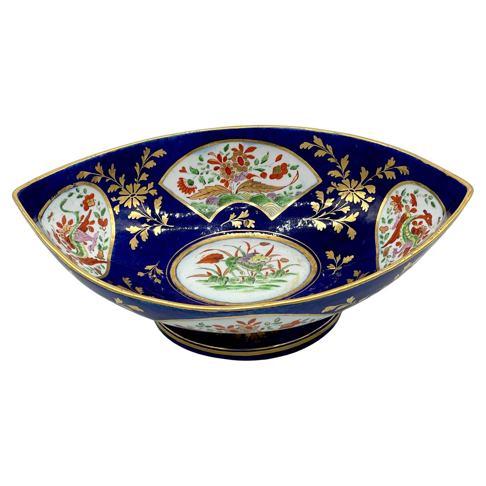 Chamberlains Worcester Africa Pattern Cobalt Blue Centerpiece 19th Century: Chamberlains Worcester Africa Pattern Cobalt Blue Centerpiece 19th Century Presenting a stunning Chamberlains Worcester 'Africa' Pattern Cobalt Blue Oval Centerpiece, crafted in England during the 182