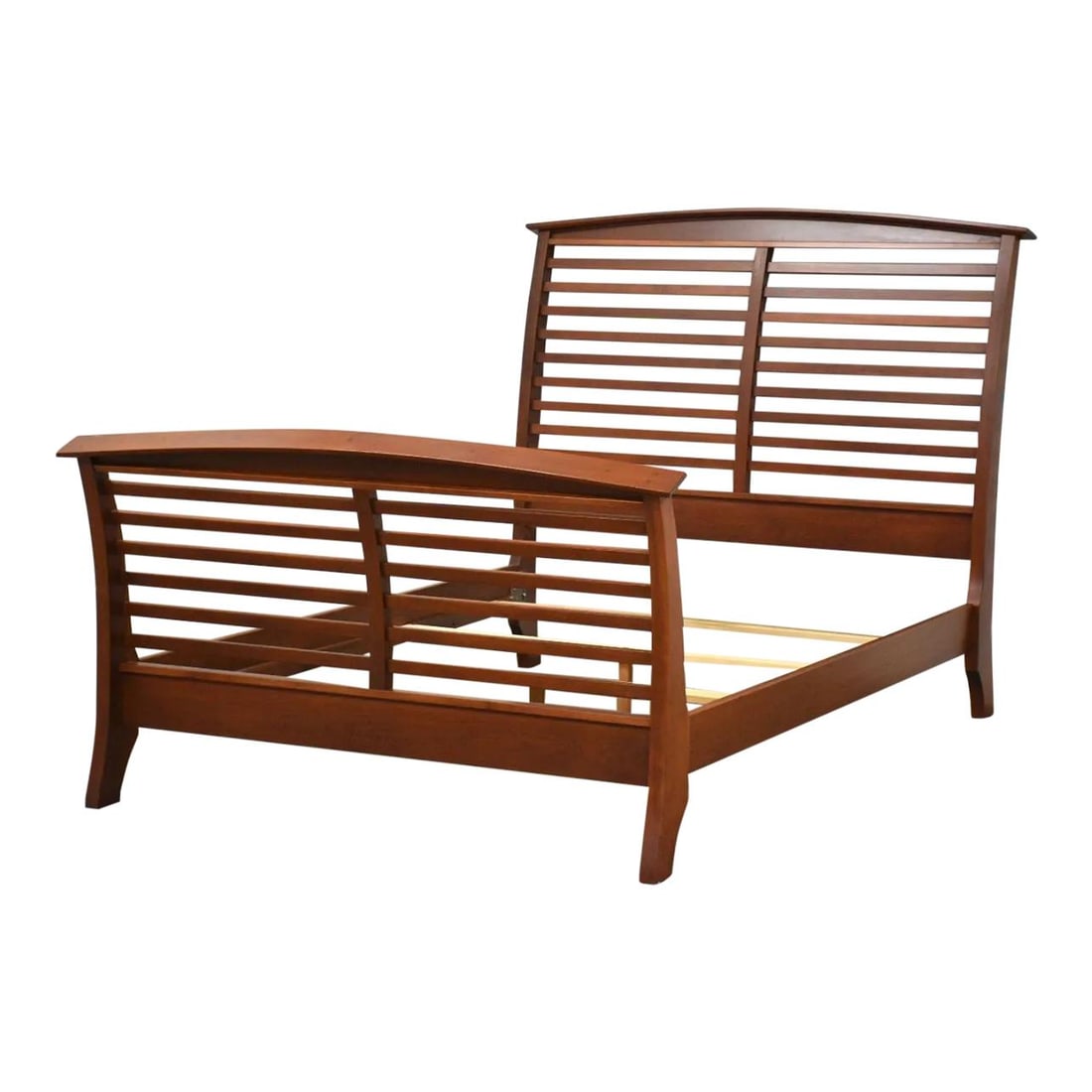 1960s Amish Queen Bed Solid Cherry Wood Brown Finish: 1960s Amish Queen Bed Solid Cherry Wood Brown Finish This stunning 1960s Amish-made queen size bed is crafted from solid cherry wood, showcasing the natural beauty and durability of the material. The 