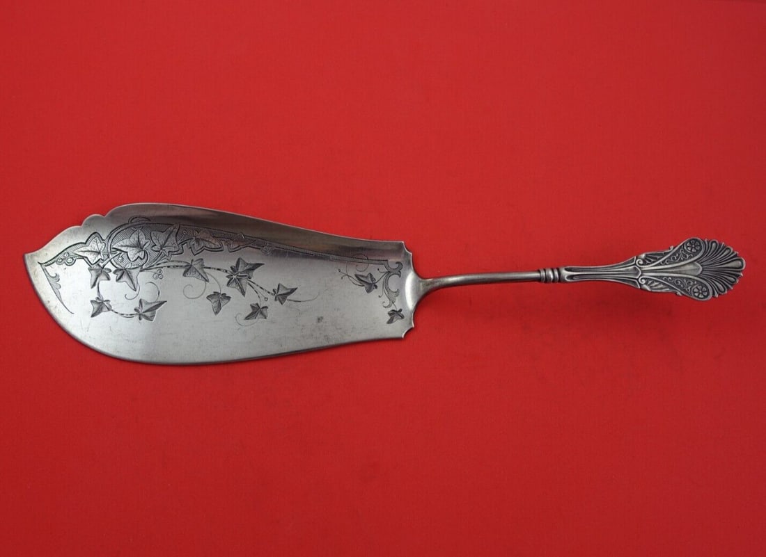 John Polhamus Shiebler Corinthian Sterling Silver Fish Server 12 inch: John Polhamus Shiebler Corinthian Sterling Silver Fish Server 12 inch This exquisite fish server features the Corinthian pattern by John Polhamus, crafted in high-quality sterling silver (.925). Measu