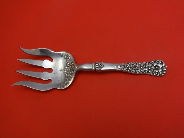 Dominick & Haff Rococo Sterling Silver Salad Serving Fork 8.5": Dominick & Haff Rococo Sterling Silver Salad Serving Fork 8.5" This elegant Rococo salad serving fork by Dominick & Haff features a timeless design that adds sophistication to any dining experience. C