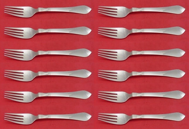 Georg Jensen Continental Sterling Silver Dinner Forks Set of 12: Georg Jensen Continental Sterling Silver Dinner Forks Set of 12 This exquisite set of 12 dinner forks features the classic Continental pattern by Georg Jensen, crafted from high-quality sterling silve