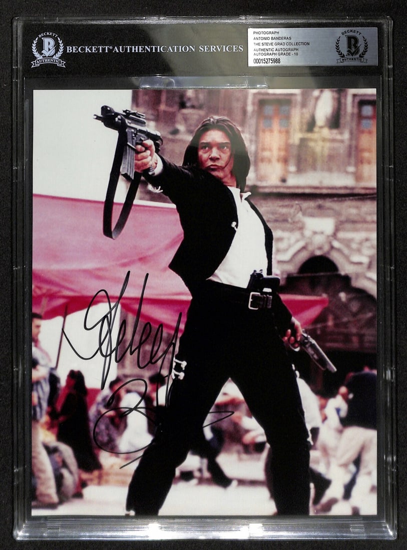 Antonio Banderas Signed 8x10 Desperado Photo Authenticated Beckett: Antonio Banderas Signed 8x10 Desperado Photo Authenticated Beckett This is an autographed 8x10 color photograph of Antonio Banderas as El Mariachi from the movie Desperado. The signature is rendered i