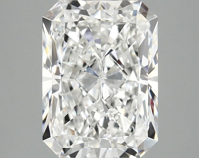 Loose Diamond - RADIANT 3.02ct E VVS2: Loose Diamond - RADIANT 3.02ct E VVS2 Source: This is a real non-mined Diamond that has been grown in a lab Shape: RADIANT Carats: 3.02 Color: E Clarity: VVS2 Certification: IGI Condition: Pre-Owned