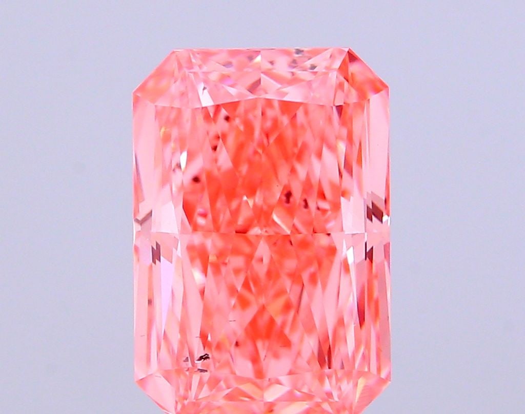 Loose Diamond - RADIANT 4.54ct Fancy Vivid Pink SI1: Loose Diamond - RADIANT 4.54ct Fancy Vivid Pink SI1 Source: This is a real non-mined Diamond that has been grown in a lab Shape: RADIANT Carats: 4.54 Color: Fancy Vivid Pink Certification: IGI Video: