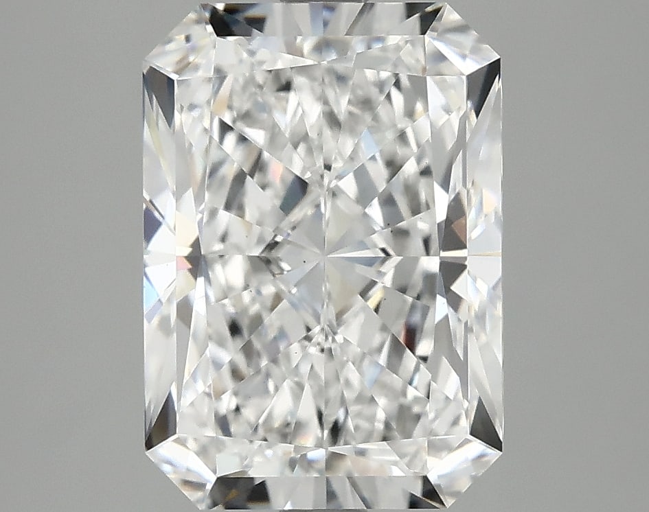 Loose Diamond - RADIANT 4.04ct D VS1: Loose Diamond - RADIANT 4.04ct D VS1 Source: This is a real non-mined Diamond that has been grown in a lab Shape: RADIANT Carats: 4.04 Color: D Clarity: VS1 Certification: IGI Condition: Pre-Owned