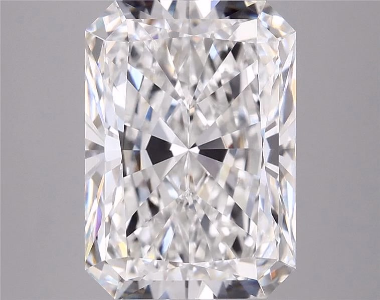 Loose Diamond - RADIANT 6.74ct E VVS2: Loose Diamond - RADIANT 6.74ct E VVS2 Source: This is a real non-mined Diamond that has been grown in a lab Shape: RADIANT Carats: 6.74 Color: E Clarity: VVS2 Certification: IGI Condition: Pre-Owned A
