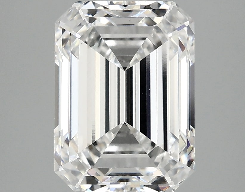 Loose Diamond - EMERALD 3.08ct E VVS2: Loose Diamond - EMERALD 3.08ct E VVS2 Source: This is a real non-mined Diamond that has been grown in a lab Shape: EMERALD Carats: 3.08 Color: E Clarity: VVS2 Certification: IGI Condition: Pre-Owned