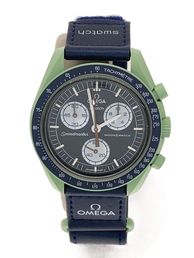 Swatch Omega Mission to Earth Quartz Men's Wristwatch: Swatch Omega Mission to Earth Quartz Men's Wristwatch This OMEGAxSWATCH Mission to Earth quartz men's wristwatch is a Swiss-made timepiece designed for everyday wear. It features a pre-owned condition