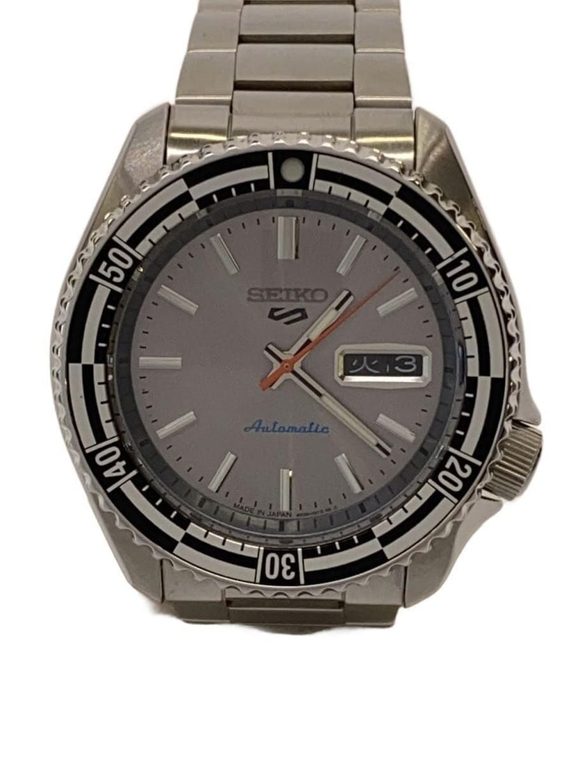 Seiko 5 Sport stainless steel men's wristwatch 4R36-15E0: Seiko 5 Sport stainless steel men's wristwatch 4R36-15E0 This Seiko 5 Sport 4R36-15E0 men's wristwatch features a stainless steel case and band in a classic silver color. Sourced from Japan, the watch