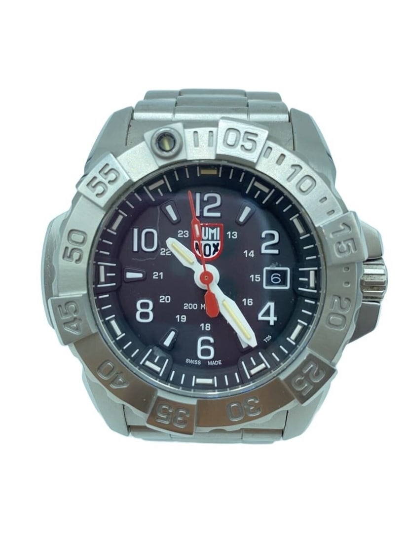 Luminox LX-200 Black Stainless Steel Men's Wristwatch: Luminox LX-200 Black Stainless Steel Men's Wristwatch This LUMINOX 3250-1GBq H-3 LX-200 men's wristwatch features a durable stainless steel construction with a black finish. Designed for men, the watc