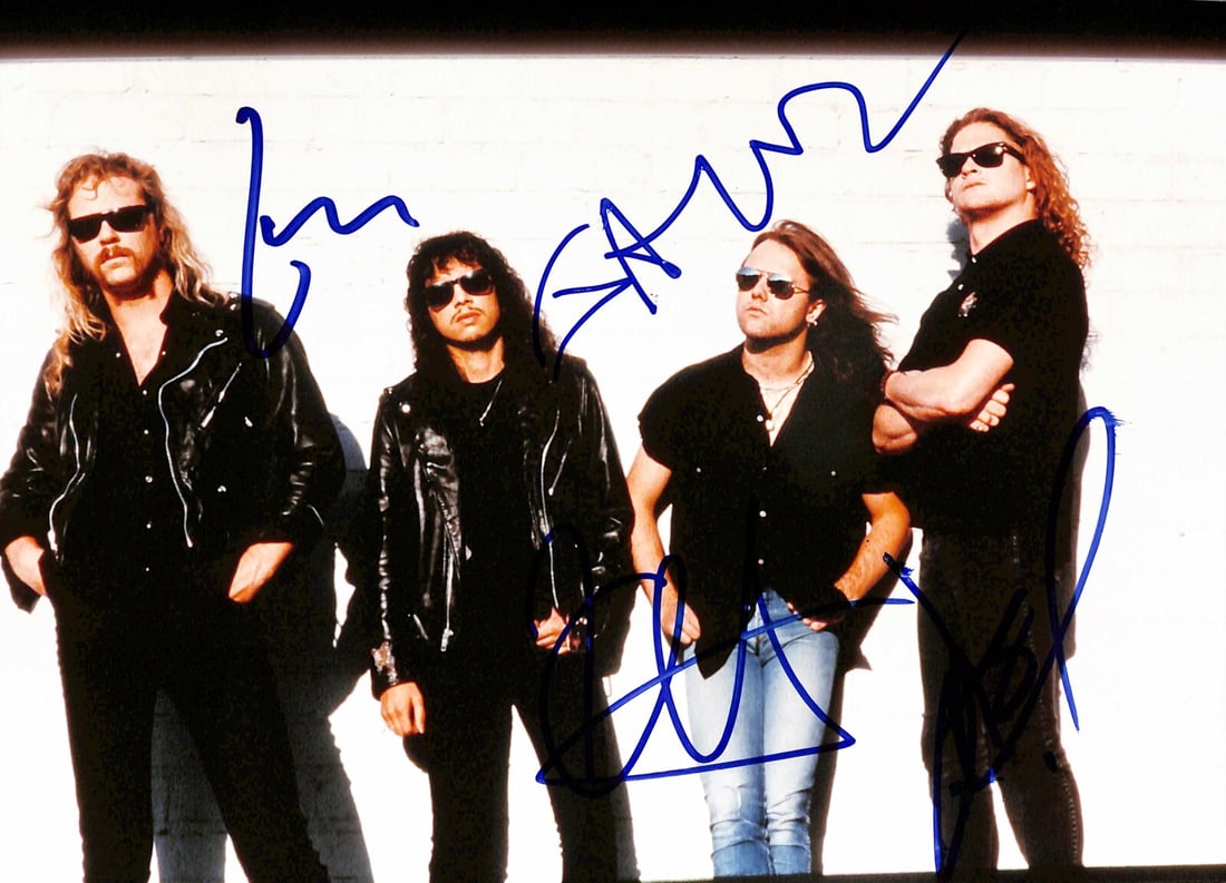 Beckett 8x10 Metallica autographed photo Hetfield Ulrich Hammett Newsted: Beckett 8x10 Metallica autographed photo Hetfield Ulrich Hammett Newsted This is an original 8x10 photograph from the 1990s, autographed in permanent blue marker by James Hetfield, Lars Ulrich, Kirk H