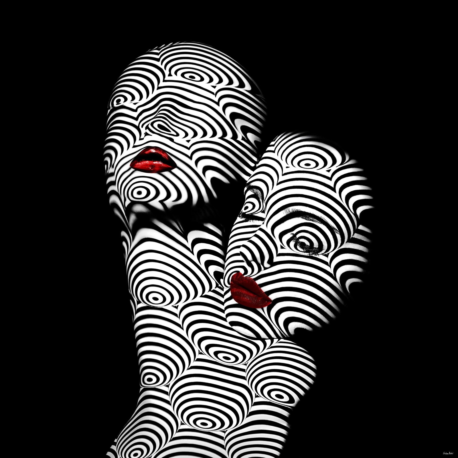 Giuliano Bekor Modernismo M28 Photography Limited Edition 48x48: Giuliano Bekor Modernismo M28 Photography Limited Edition 48x48 Experience the captivating beauty of "Modernismo M28," a stunning 48"x48" photographic artwork by internationally recognized artist Giul
