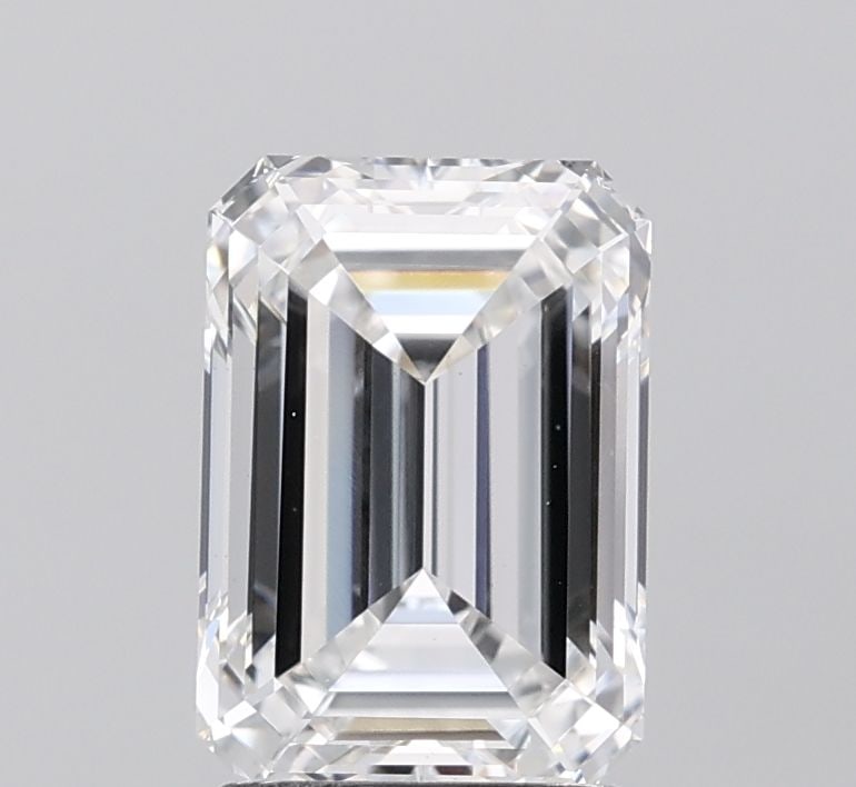 Loose Diamond - EMERALD 2.51ct E VS1: Loose Diamond - EMERALD 2.51ct E VS1 Source: This is a real non-mined Diamond that has been grown in a lab Shape: EMERALD Carats: 2.51 Color: E Clarity: VS1 Certification: IGI Video: