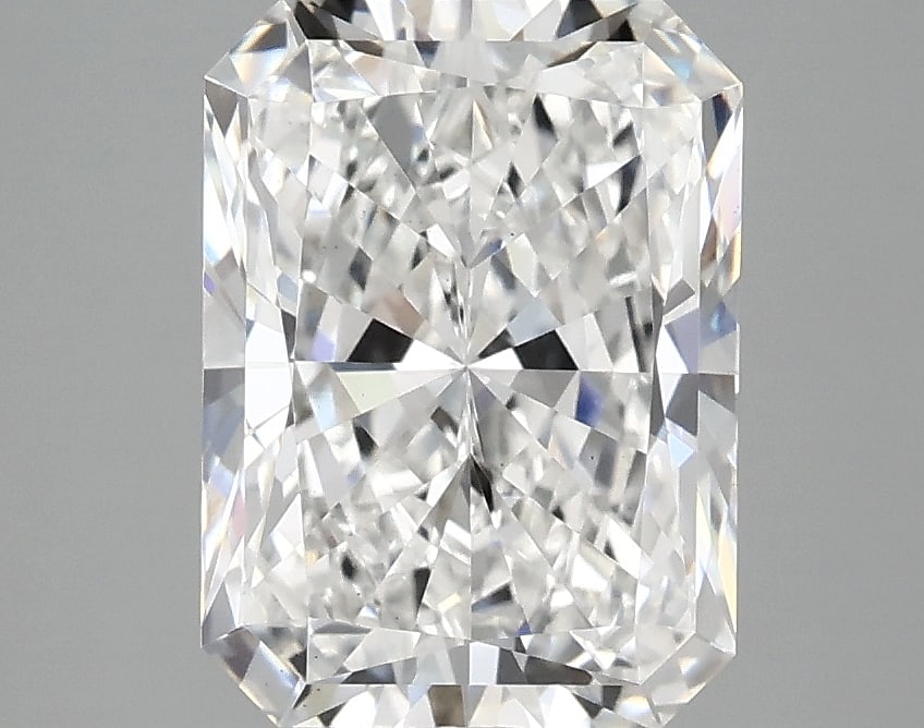 Loose Diamond - RADIANT 3.07ct D VS2: Loose Diamond - RADIANT 3.07ct D VS2 Source: This is a real non-mined Diamond that has been grown in a lab Shape: RADIANT Carats: 3.07 Color: D Clarity: VS2 Certification: IGI Condition: Pre-Owned