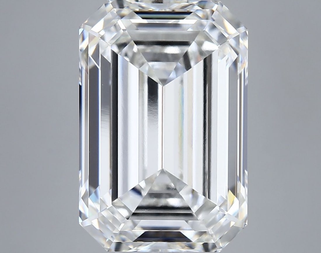 Loose Diamond - EMERALD 10.26ct F VVS2: Loose Diamond - EMERALD 10.26ct F VVS2 Source: This is a real non-mined Diamond that has been grown in a lab Shape: EMERALD Carats: 10.26 Color: F Clarity: VVS2 Certification: IGI Video:
