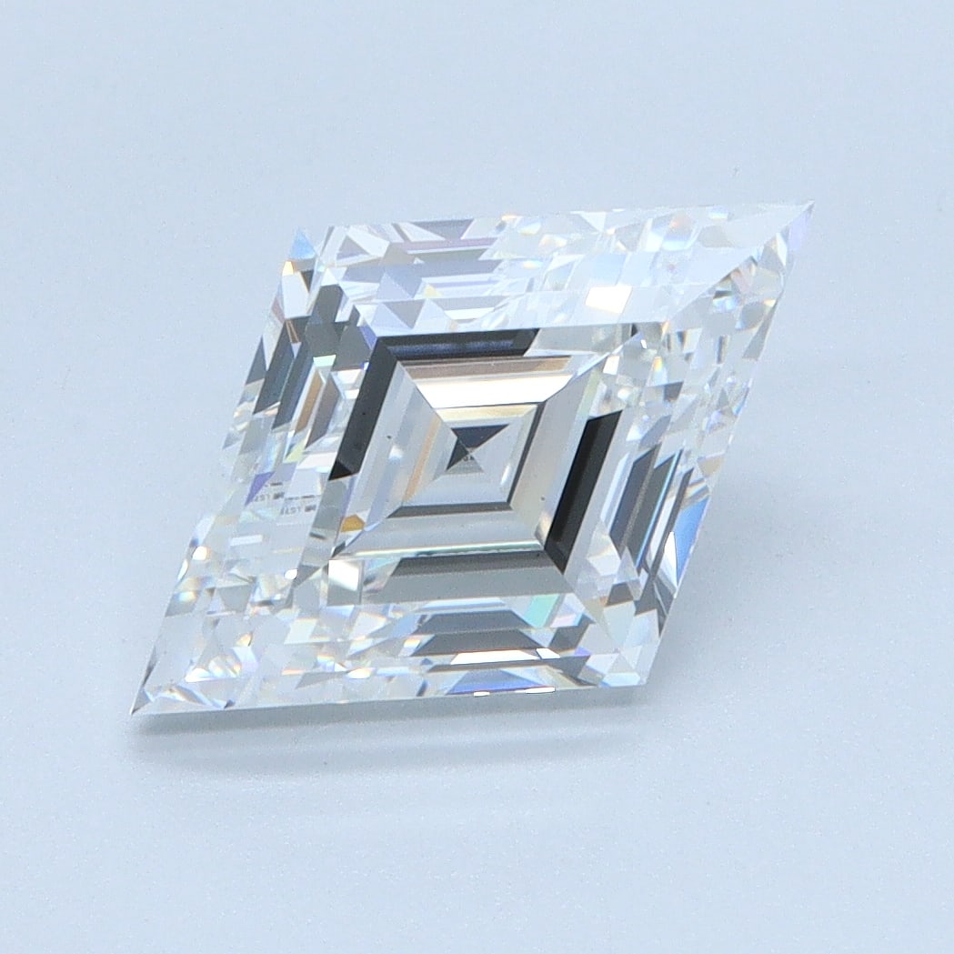 Loose Diamond - LOZENGE 2.08ct E VS1: Loose Diamond - LOZENGE 2.08ct E VS1 Source: This is a real non-mined Diamond that has been grown in a lab Shape: LOZENGE Carats: 2.08 Color: E Clarity: VS1 Certification: IGI Condition: Pre-Owned Add